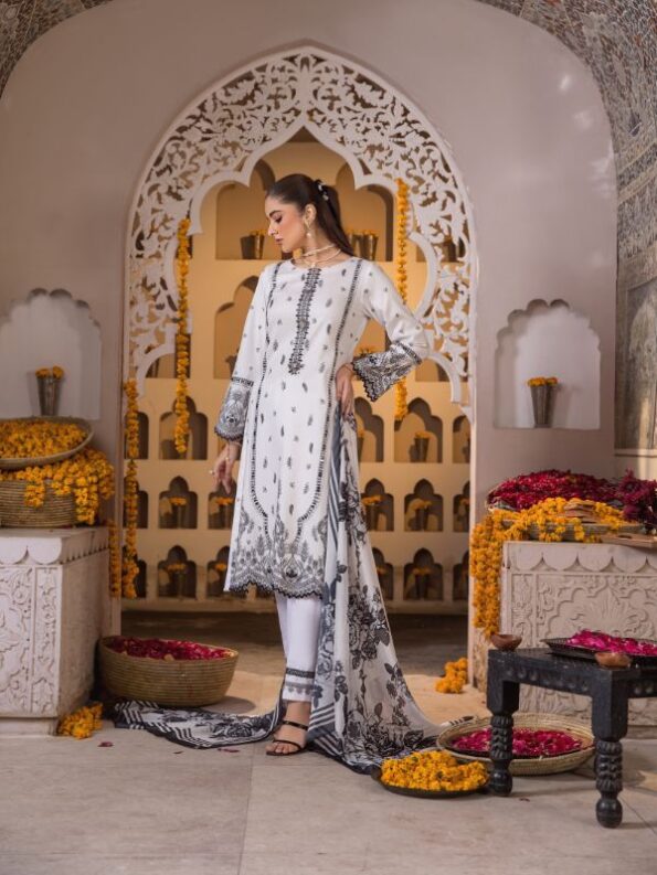 Quzey-H0021 White Noir