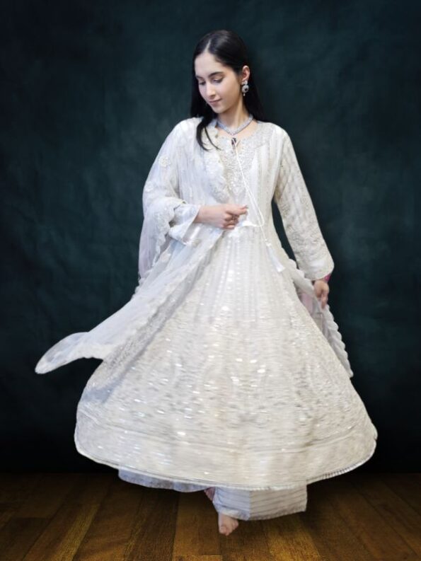 Quzey Ideal Dress - White